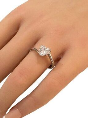 Vintage Solitaire Ring Silver Tone Heart Shaped Center Size 8 Womens